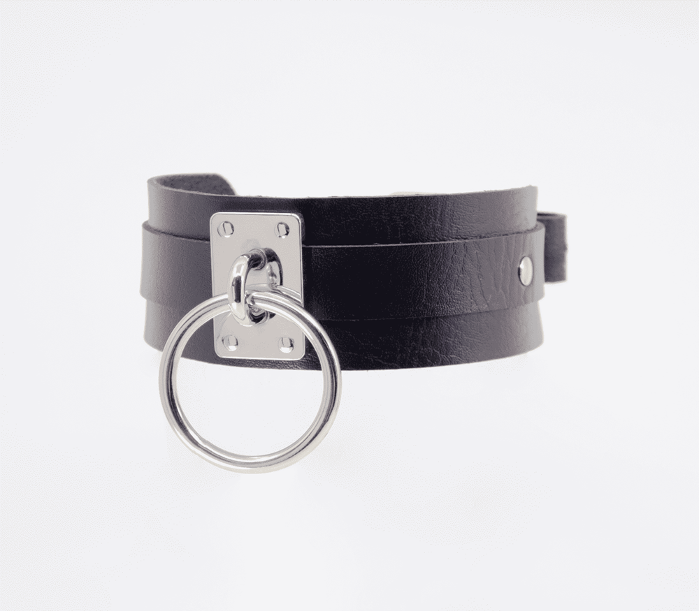 Love In Leather O-Ring Faux Leather BDSM Collar - Collars and Leads