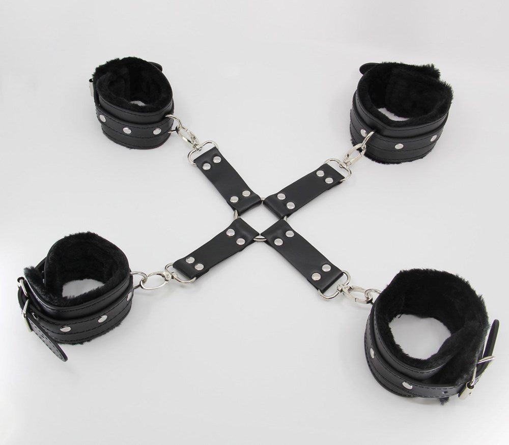 Berlin Baby Faux Fur Lined Hog Tie Shackle - - Cuffs And Restraints