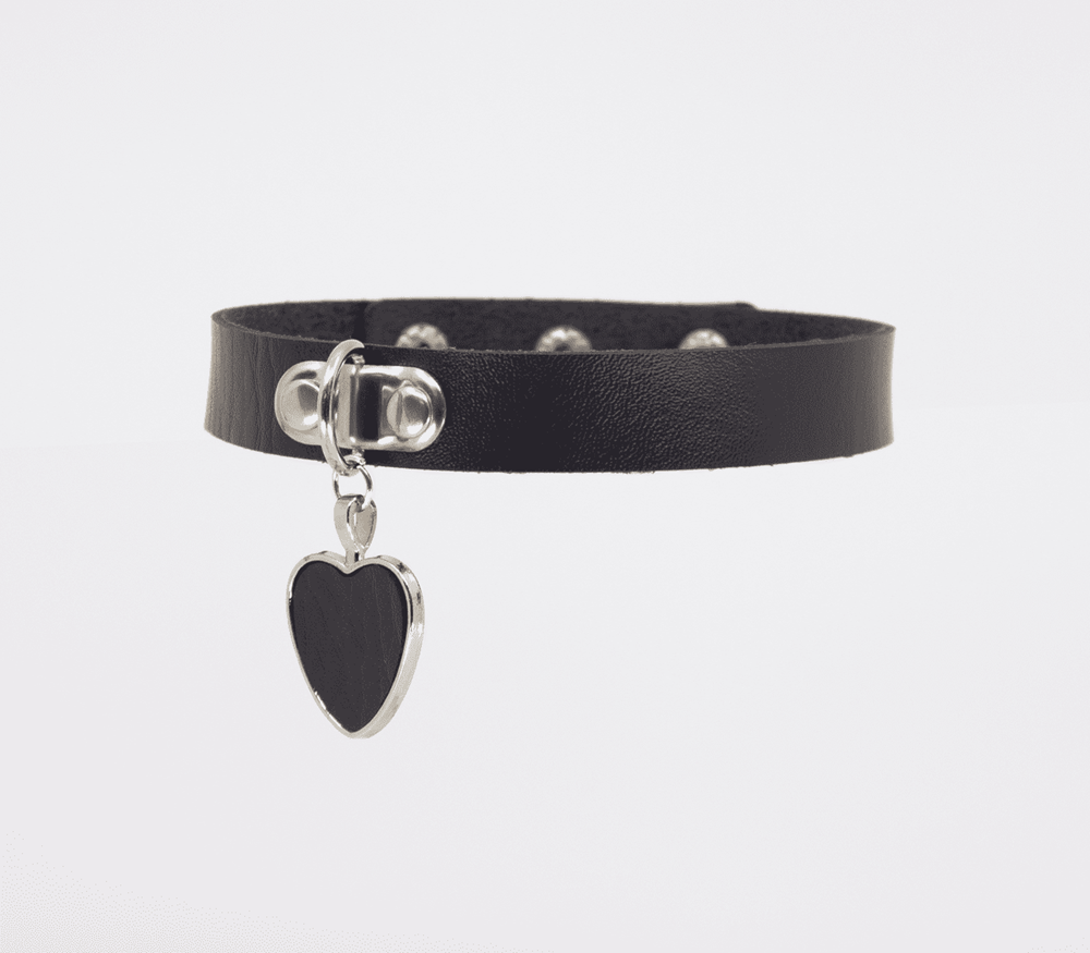 Love In Leather Heart Pendant Faux Leather Choke - Collars and Leads