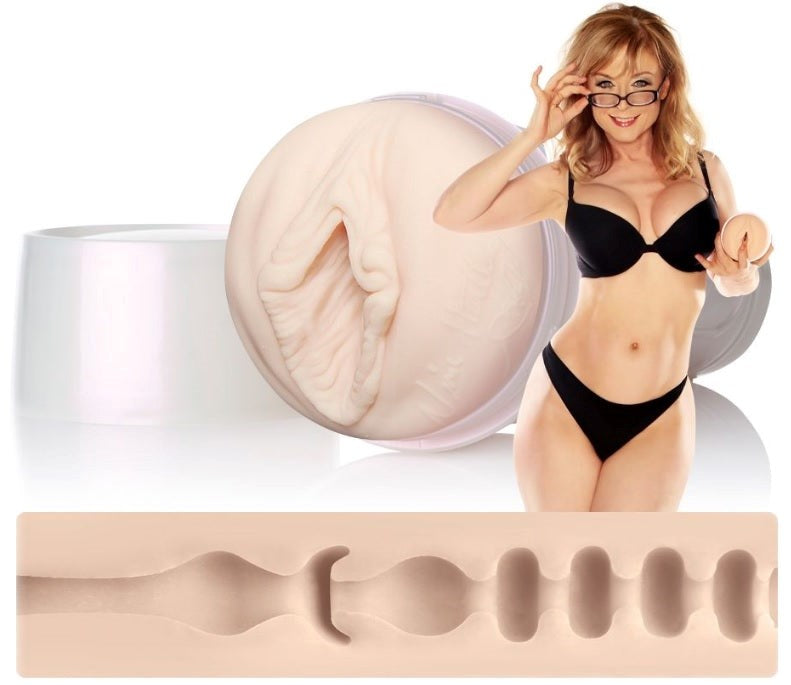 Fleshlight Girls Nina Hartley - - Masturbators and Strokers