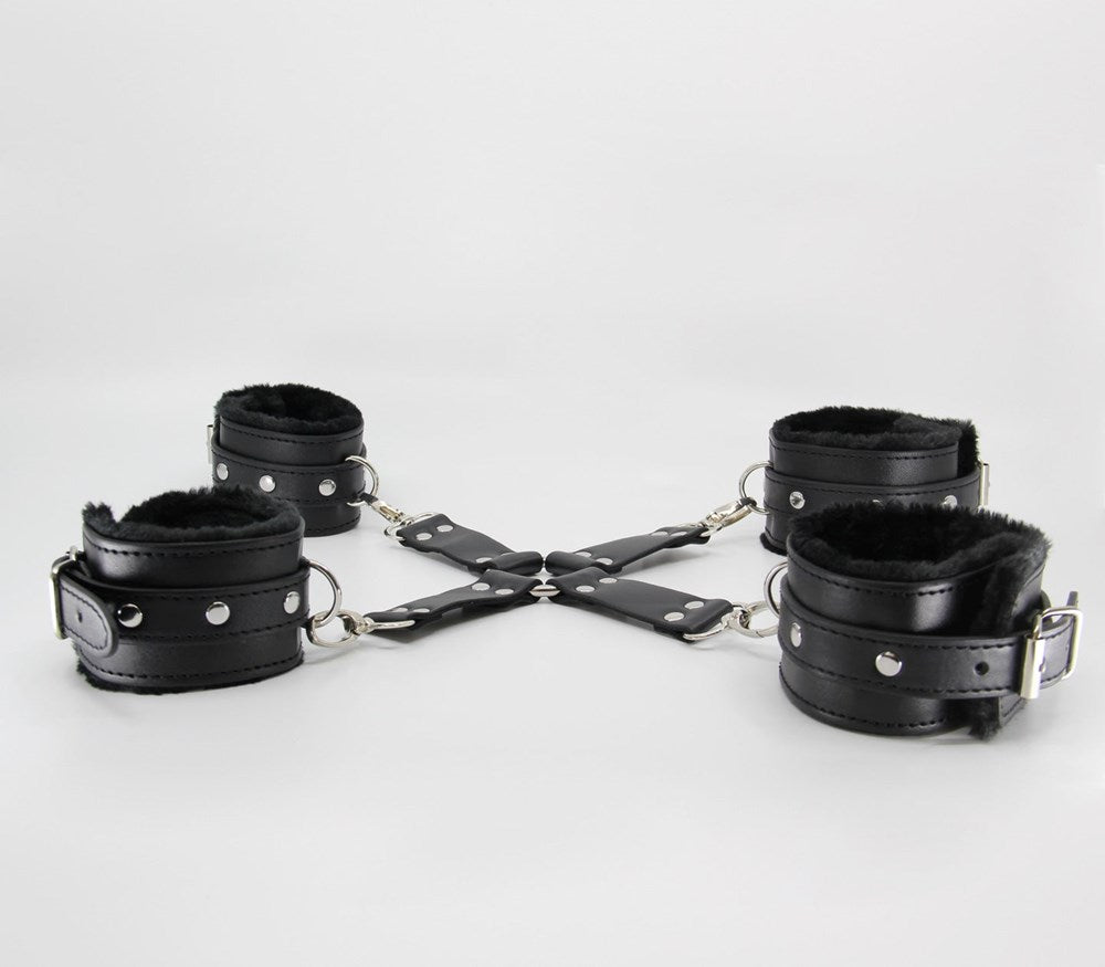 Berlin Baby Faux Fur Lined Hog Tie Shackle - - Cuffs And Restraints