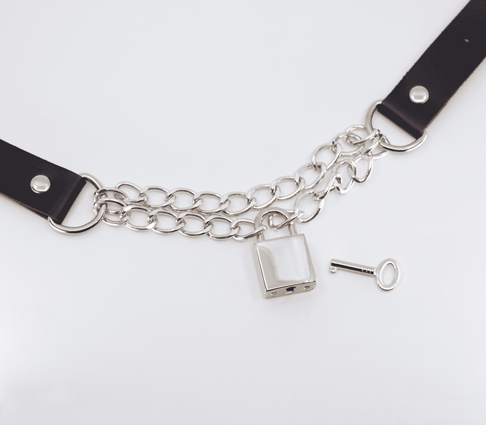 Love In Leather Chain Padlock Faux Leather Choker - - Collars and Leads