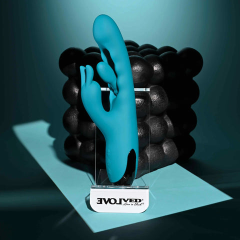 BUNNY TAPPER Rabbit Vibrator with Flicking Shaft by Evolved